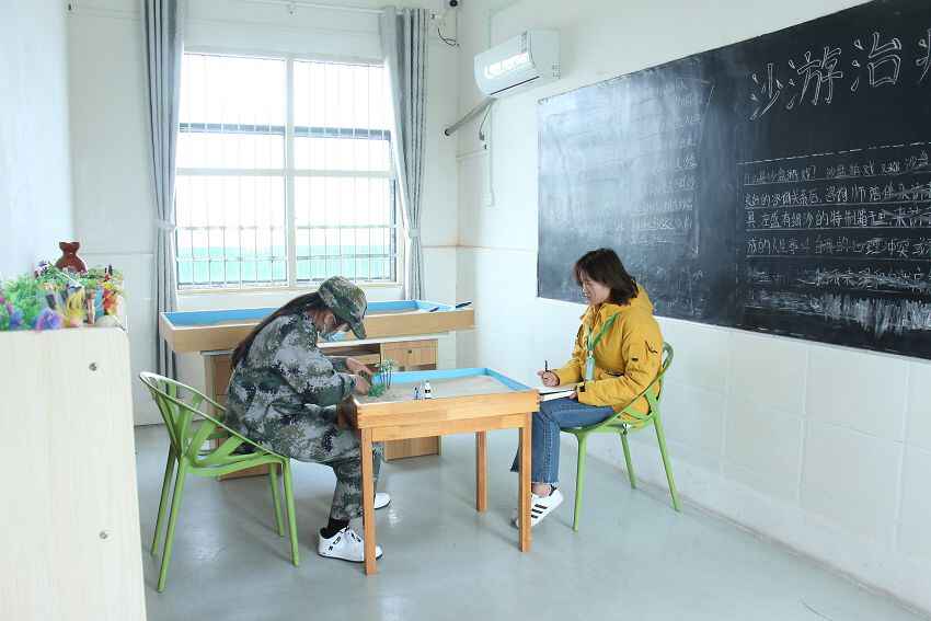 小孩不上学了怎么办？教育孩子要从个性出发(图1)