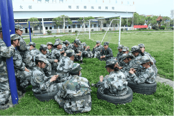 不良少年管教学校解析要培养积极阳光的孩子孩子(图2)